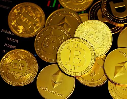 Bitcoin y Ethereum bajan de valor junto a otras 7 monedas principales