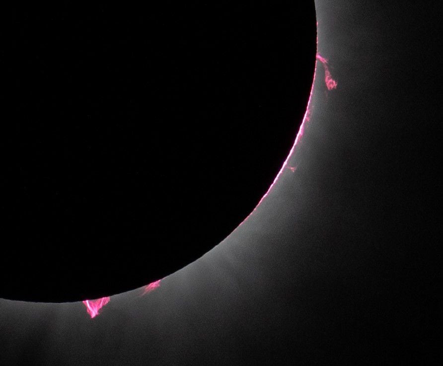 NASA. Eclipse. Llamaradas Rosa.2