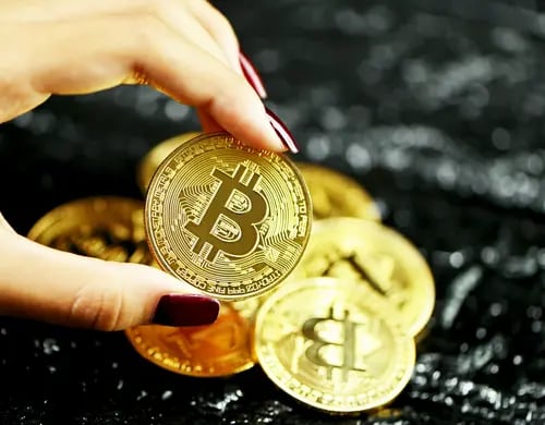 Bitcoin sube 13% en medio de la crisis por quiebra de los bancos