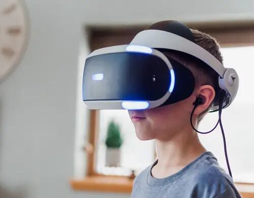 Apple: Lanzamiento de visor de realidad aumentada se retrasa