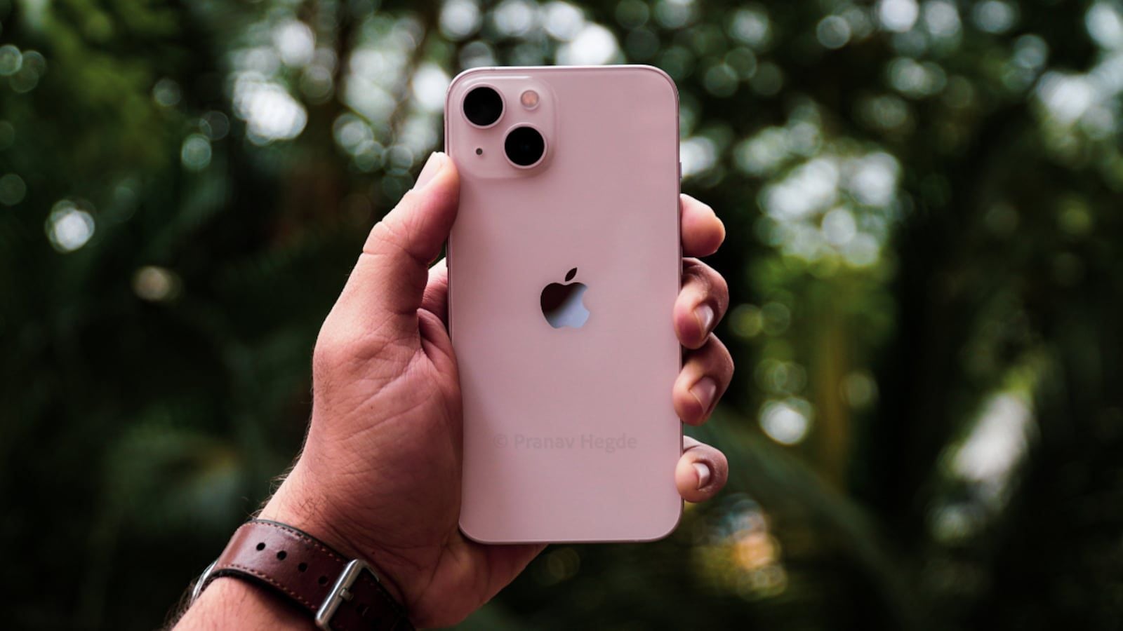 Para quienes buscan comprar su primer iPhone, el modelo 13 y sus variantes son ideales para entrar al mundo Apple sin sacrificar mucho presupuesto.
