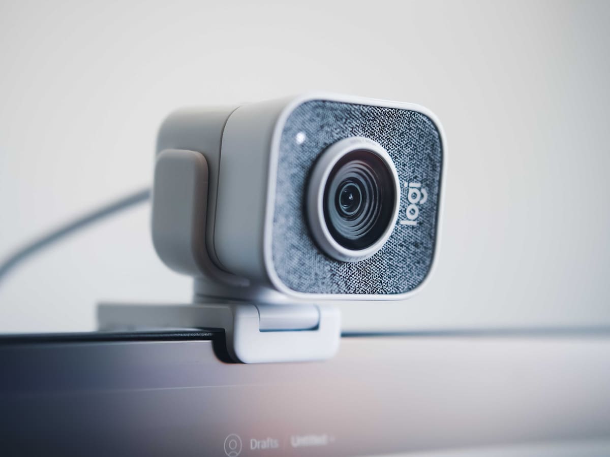 ¿Te espían desde la cámara de tu PC? Esto puedes hacer para saberlo