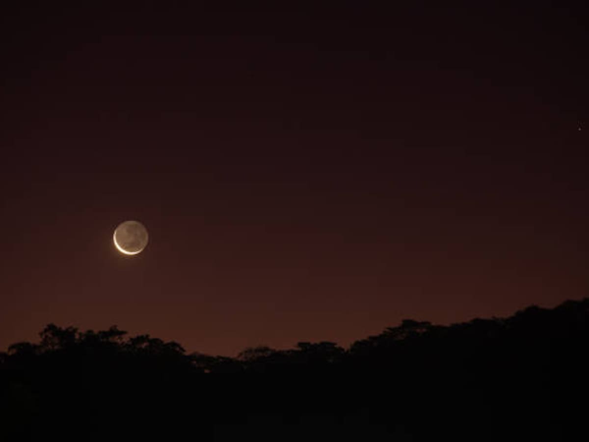 Impacto de la Luna nueva del 19 de enero de 2026 en la observación del cielo