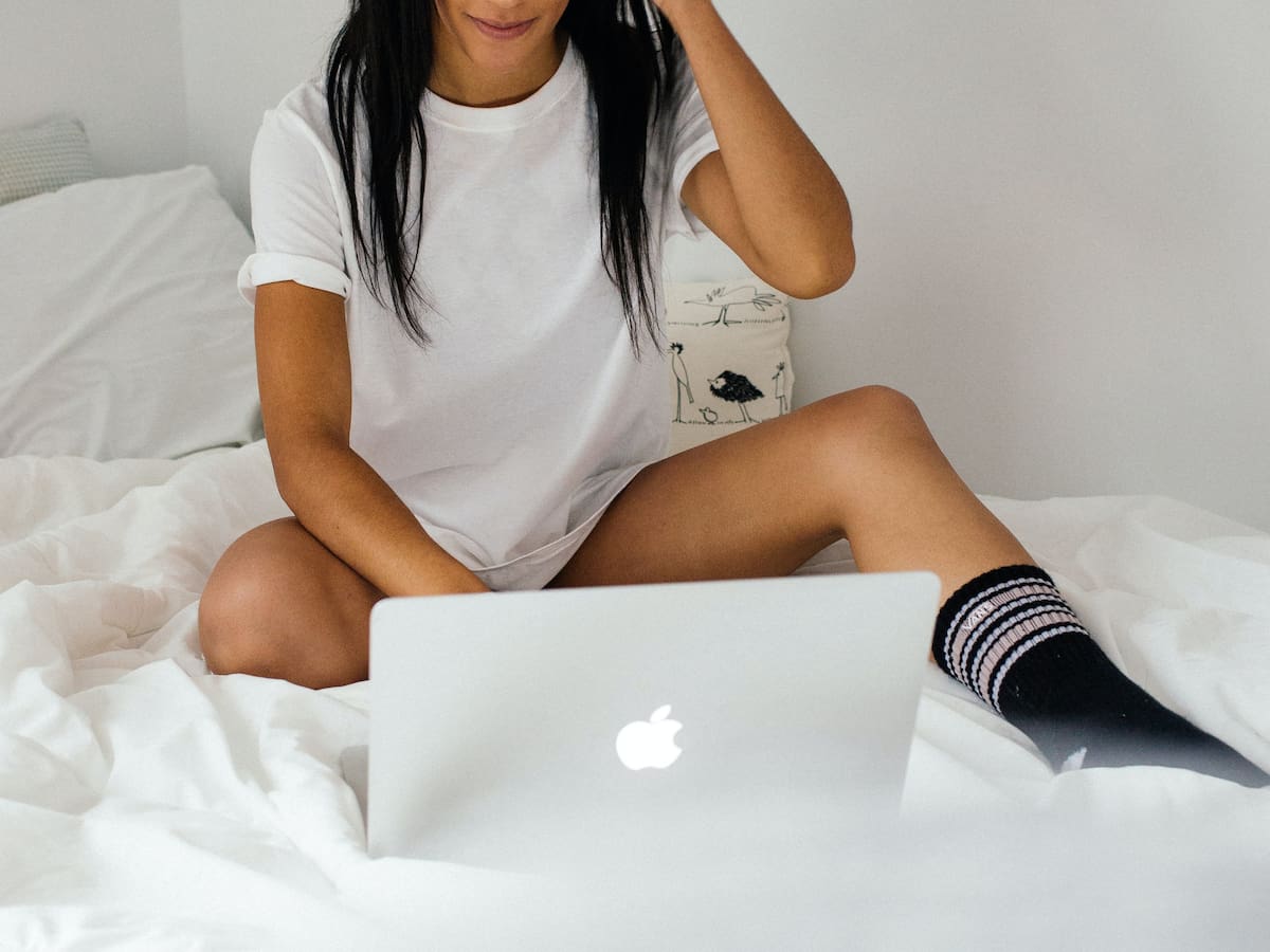 ¿Cuáles son los riesgos de ver contenido para adultos en la computadora?