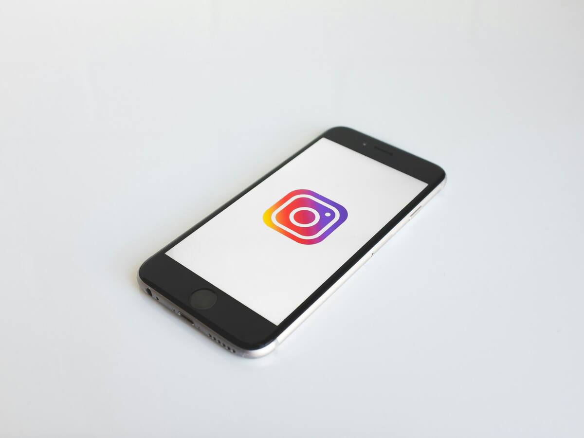 Ahora podrás crear fondos en fotos e historias de Instagram usando inteligencia artificial
