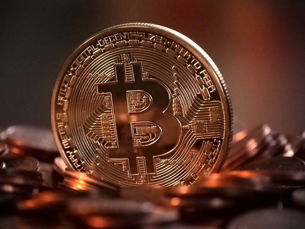 Dólar sube antes de datos de inflación en EU; bitcoin cae