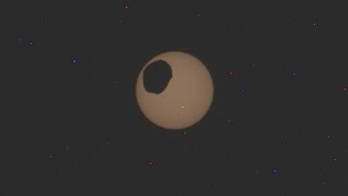 La luna Fobos pasa frente al sol en una imagen tomada por el rover Perseverance de la NASA el 8 de febrero de 2024. (Crédito de la imagen: NASA/JPL-Caltech/ASU)