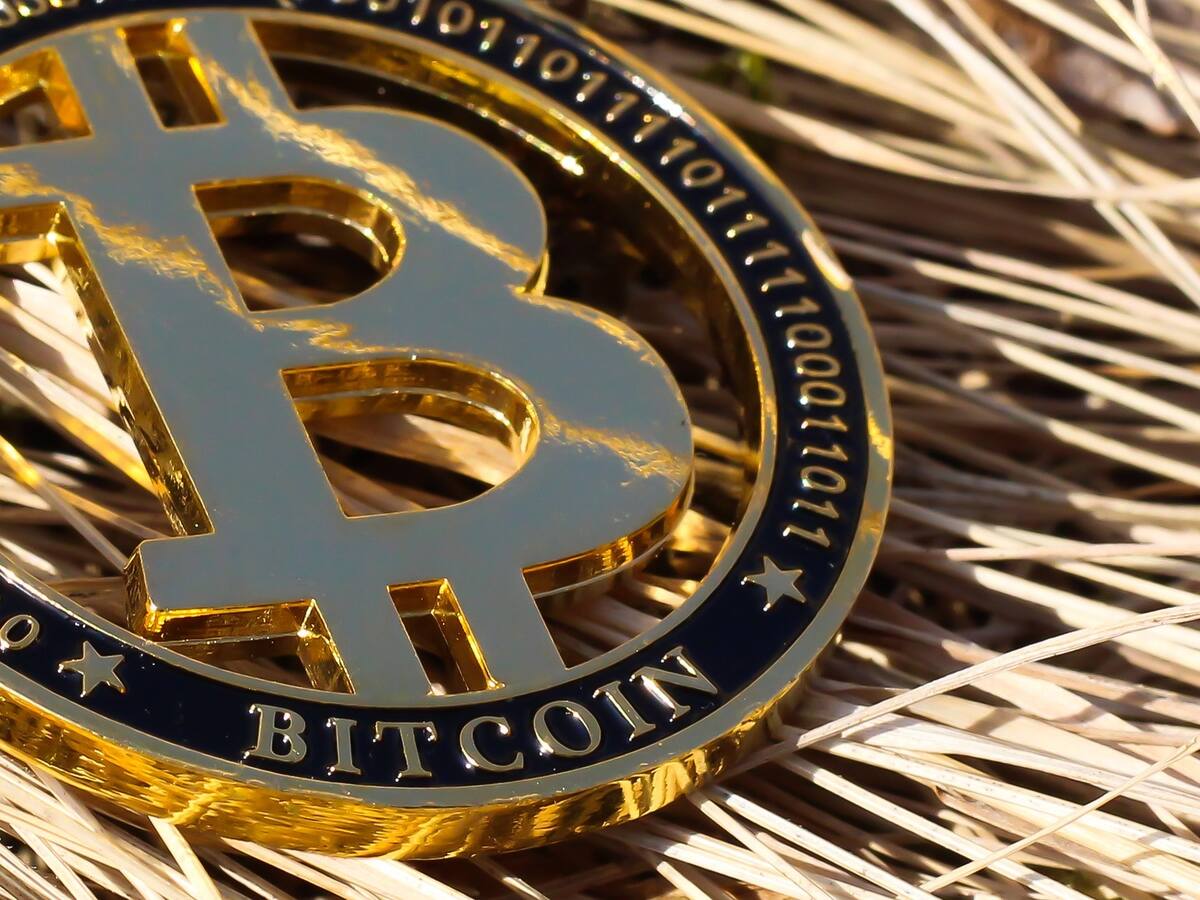 Bitcoin no logra llegar a los $23 mil dólares