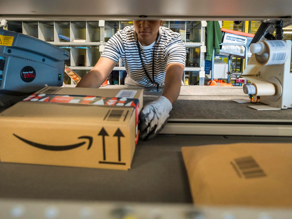 Cáncer del Rey Carlos III: tras libros escritos supuestamente por una IA, Amazon retiró libros