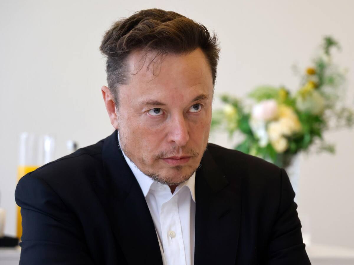 Elon Musk pide una supervisión reguladora para las inteligencias artificiales
