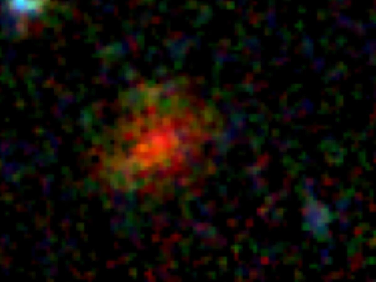 Telescopio James Webb captura imagen de galaxia “que se desvanece”