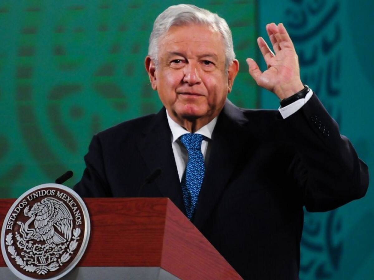 AMLO y la yegua Canica: ¿cómo se verían en versión Pixar según la Inteligencia Artificial?