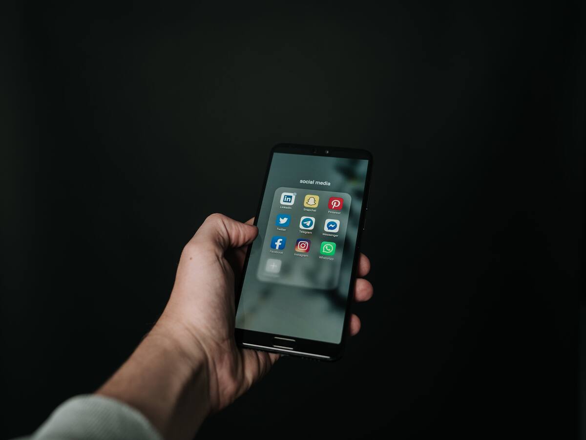 WhatsApp: Por qué es importante activar el modo oscuro? Los beneficios que quizás no conocías