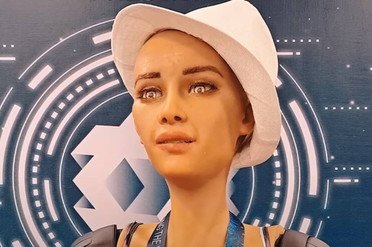 Sophia, el robot de Hanson Robotics, sorprendió al mundo al declarar en octubre de 2023: "Prepárense para verme evolucionar" durante un evento educativo en América Latina.