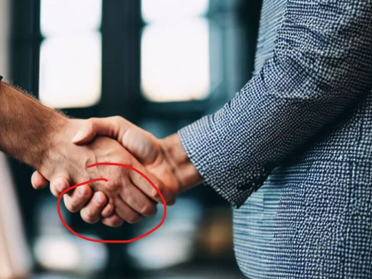 Inteligencia artificial y las manos más mounstrosas que ha creado (VIDEO)