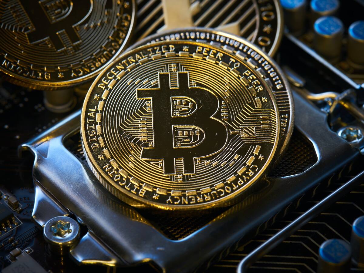 Bitcoin supera los 24 mil dólares por primera desde agosto de 2022