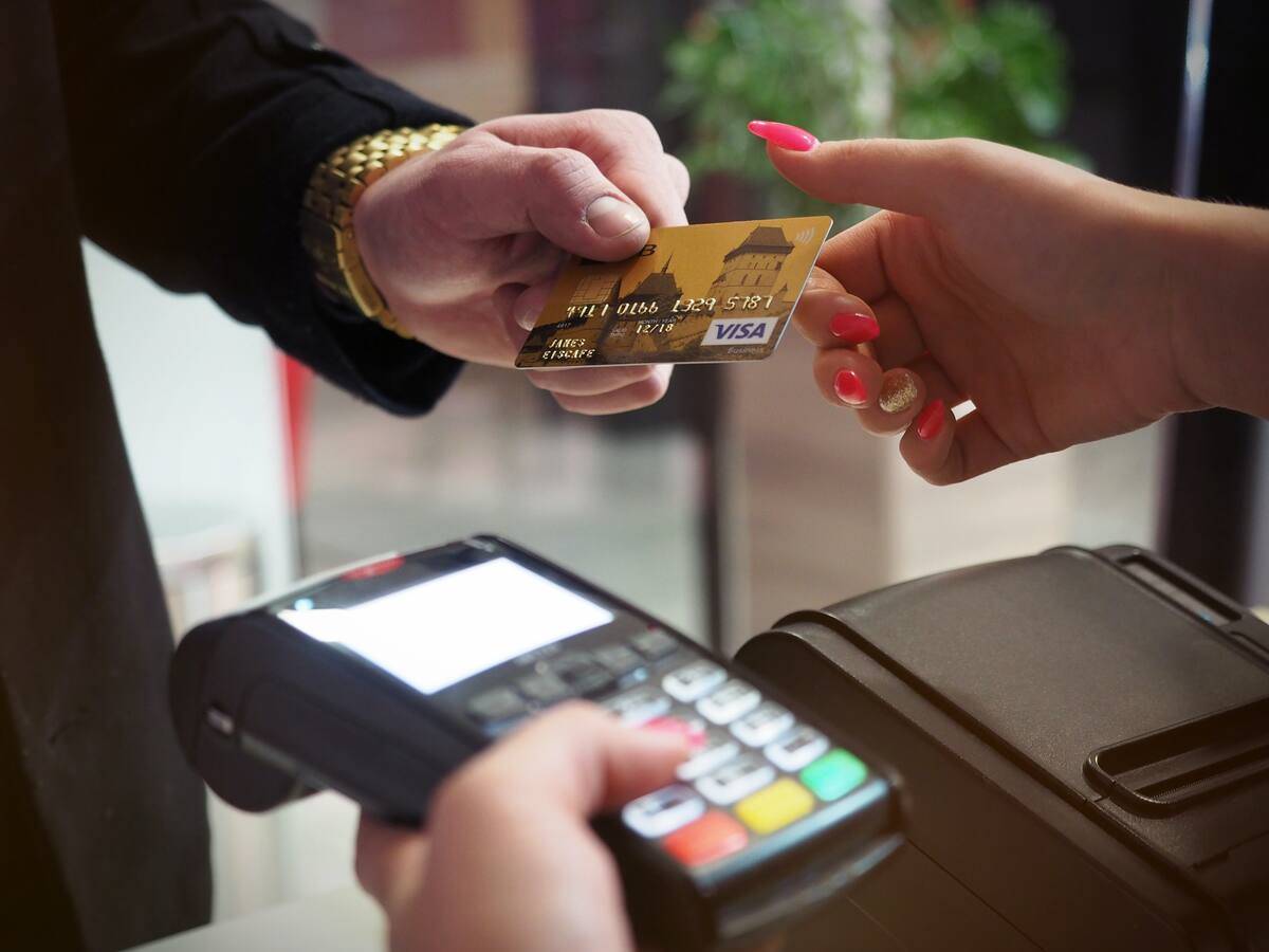 Visa y Blockchain.com se asocian para ofrecer una tarjeta de débito de criptomonedas