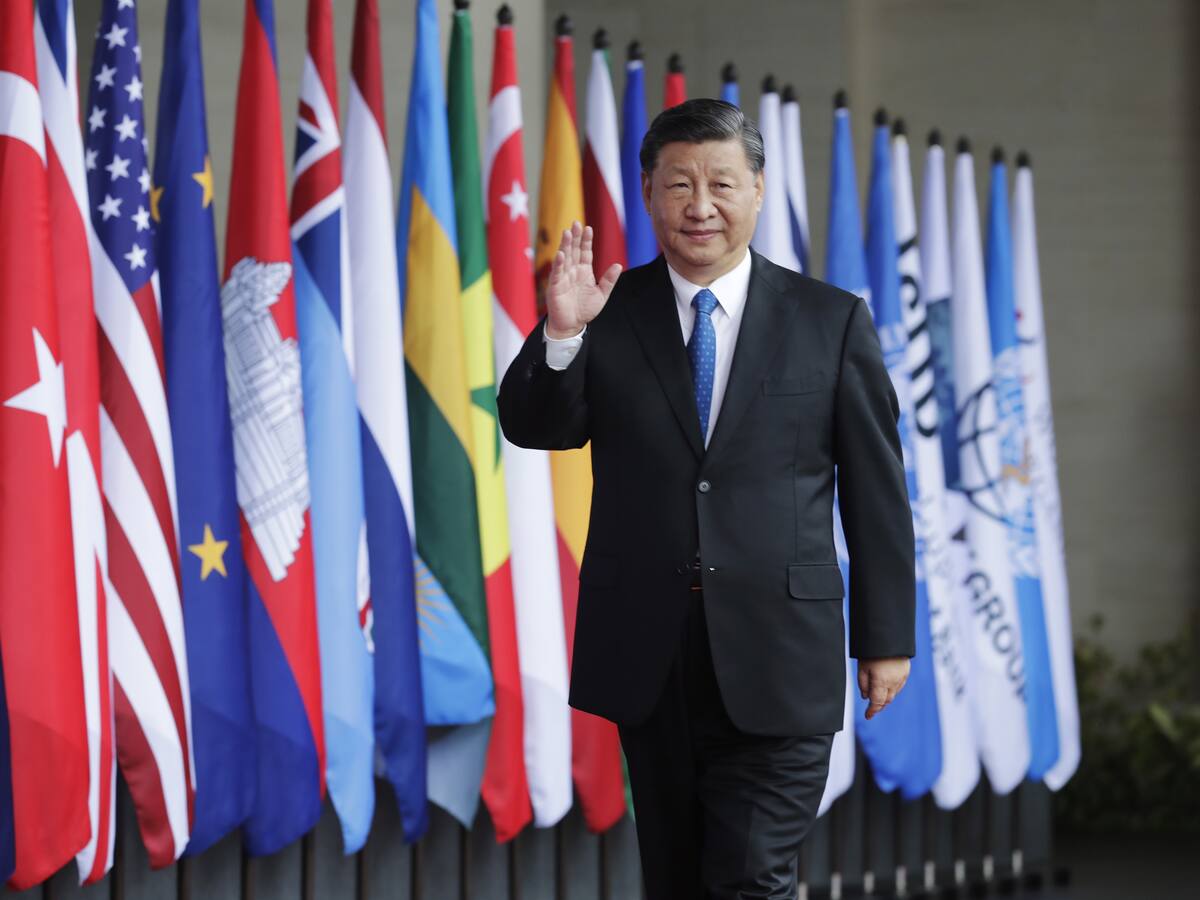 China ahorca a países con problemas económicos, afirma investigador de Army War College de EUA