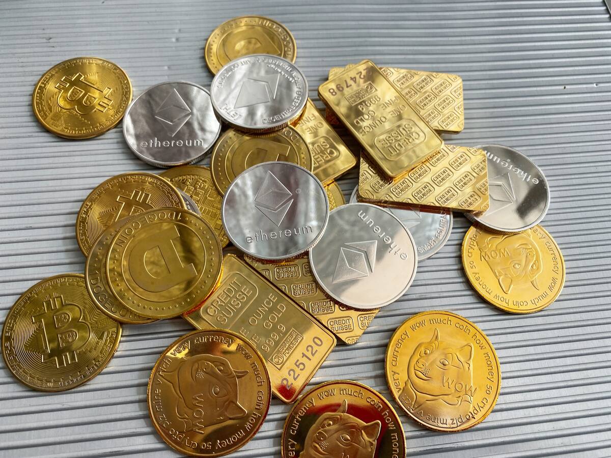 La caída de Bitcoin puede provocar una alza de altcoins, asegura analista