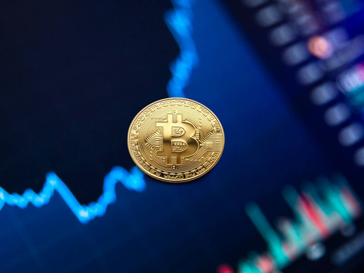 Por primera vez en su historia: Bitcoin es menos volátil que el S&P 500 y el Nasdaq