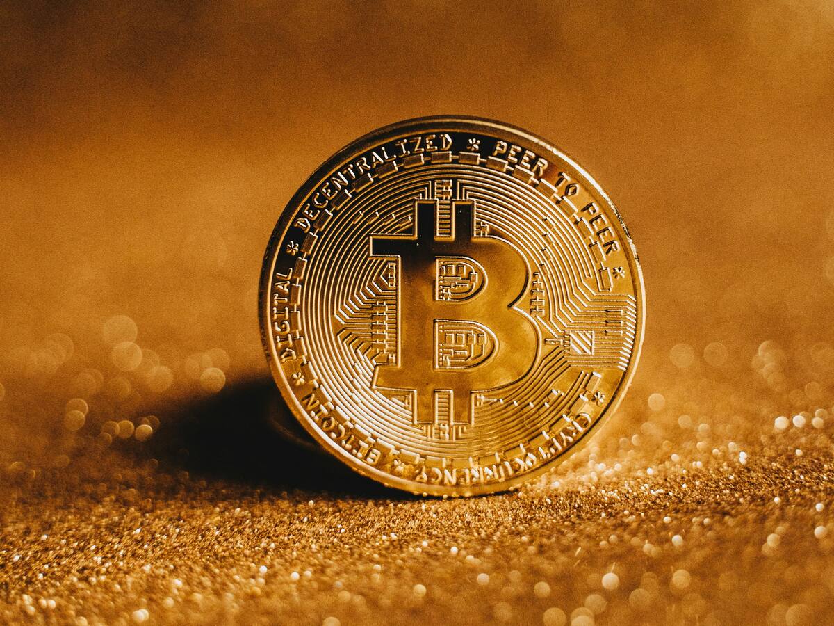 Bitcoin a la nube: supera la barrera de los $57 mil dólares