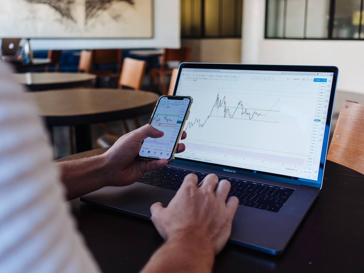 CryptoFX: Latinos denuncian millonario fraude de empresa de criptomonedas