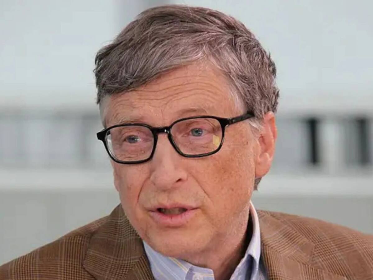 Bill Gates advierte que la inteligencia artificial podría crear una nueva Guerra Fría