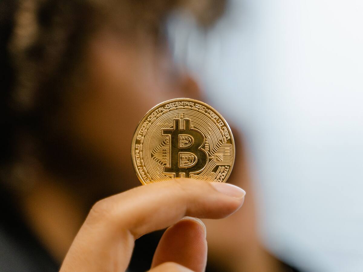 Criptomonedas se desploman ante el rescate de FTX: Bitcoin cae por debajo de los 17 mil dólares