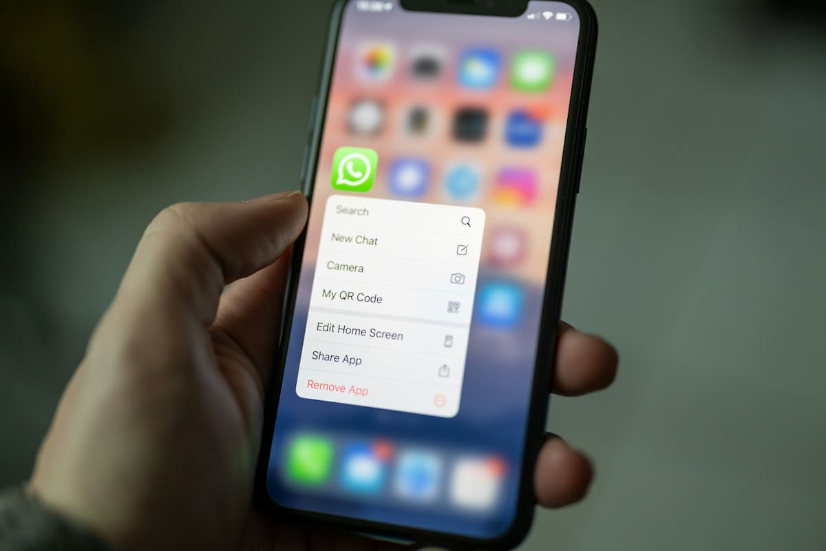 Para no perder archivos importantes o chats, la herramienta de WhatsApp permite borrar archivos grandes desde un chat. | Foto: Unsplash