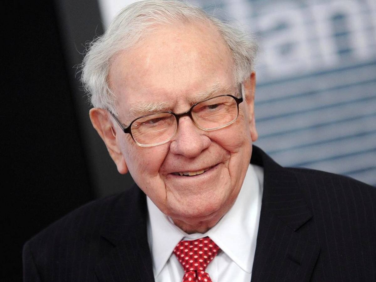 Warren Buffett advierte de página web que usa el nombre de su empresa, llama a las criptos "venenos para ratas"