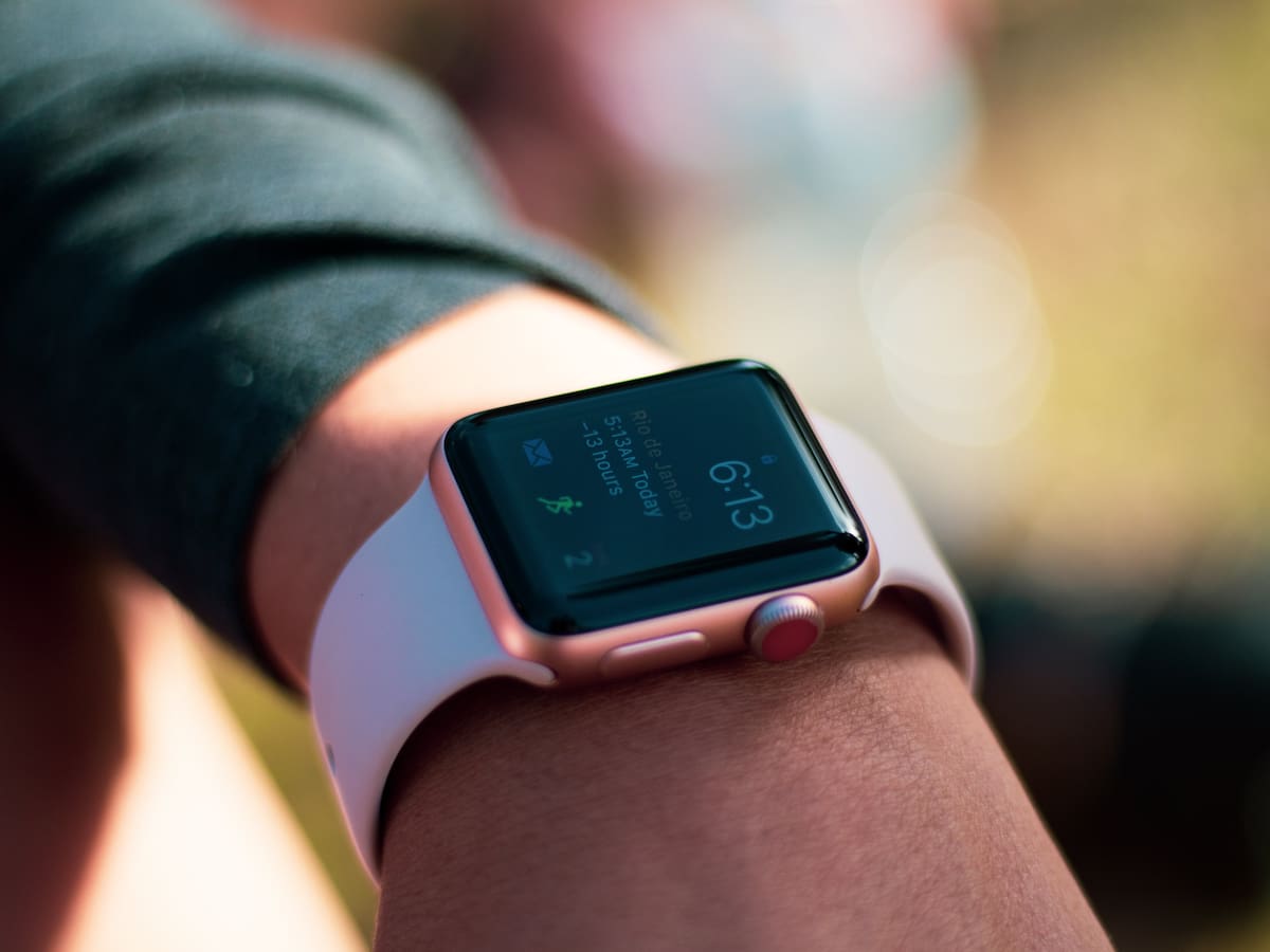 Apple Double Tap: Cómo funciona esta nueva función que te permite controlar tu smartwatch sin tocarlo