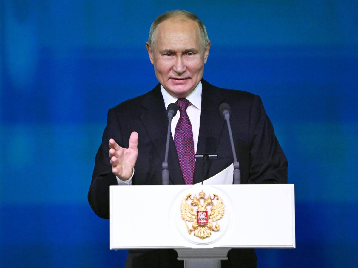 Vladimir Putín le pide a Elon Musk regular a la inteligencia artificial