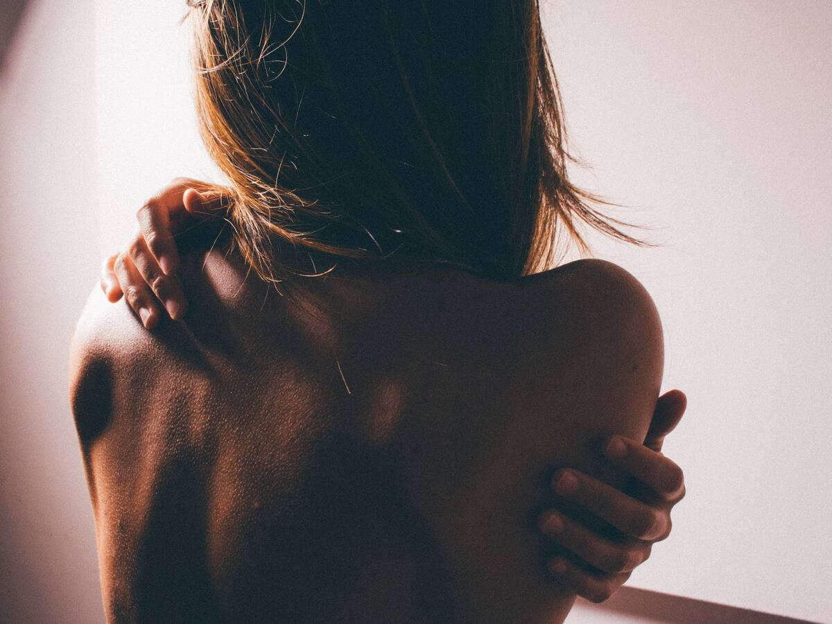 Inteligencia artificial provoca una alza en extorsión por contenido sexual