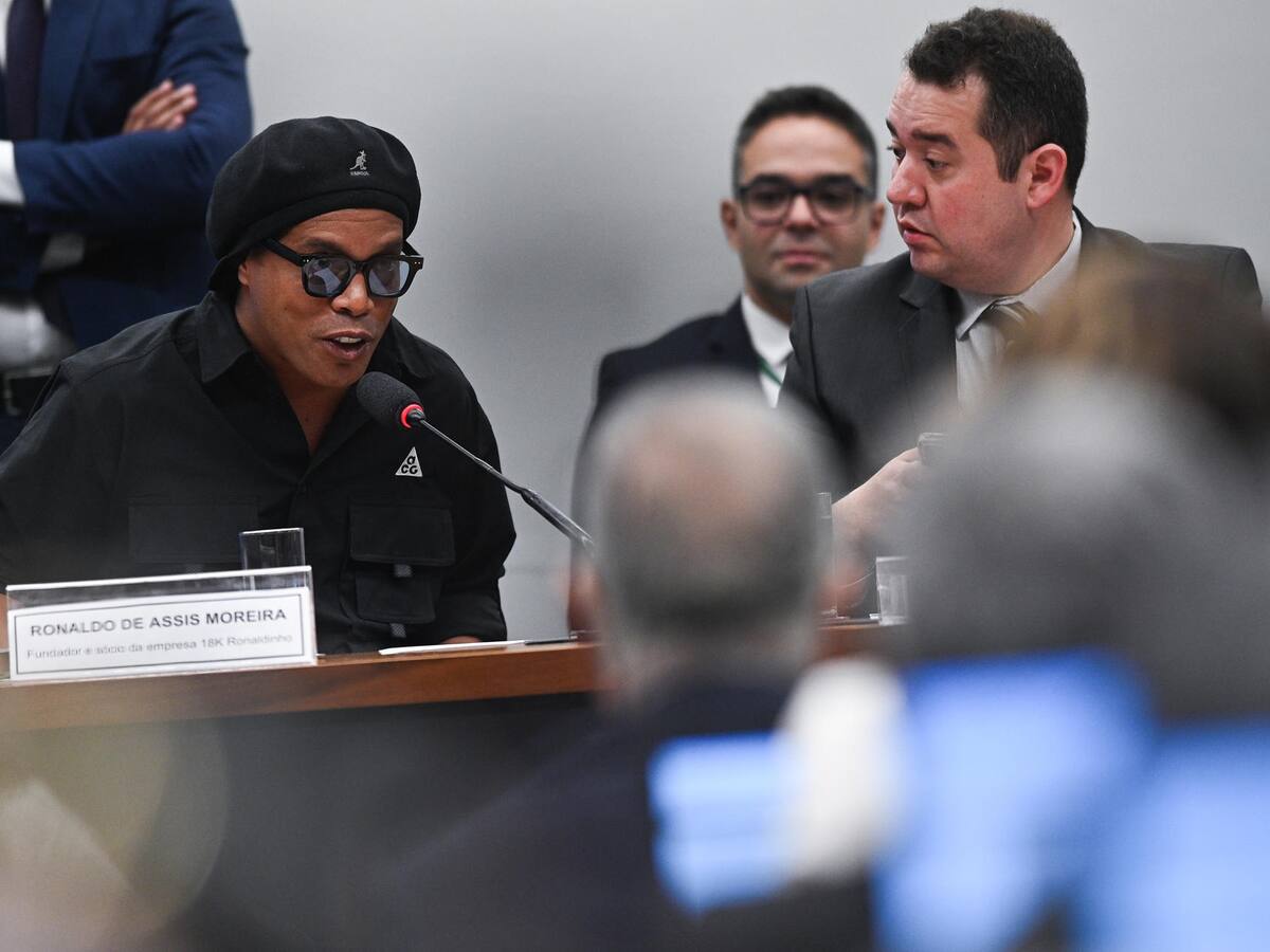 Ronaldinho asegura que su nombre fue utilizado de forma indebida para perpetuar estafas