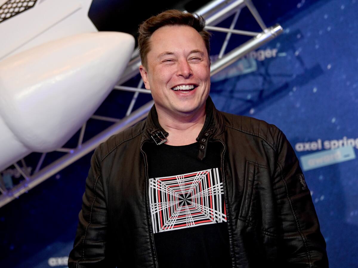 Elon Musk critica tarifas de Google y Apple; solicita la intervención de la divisón antimonopolios