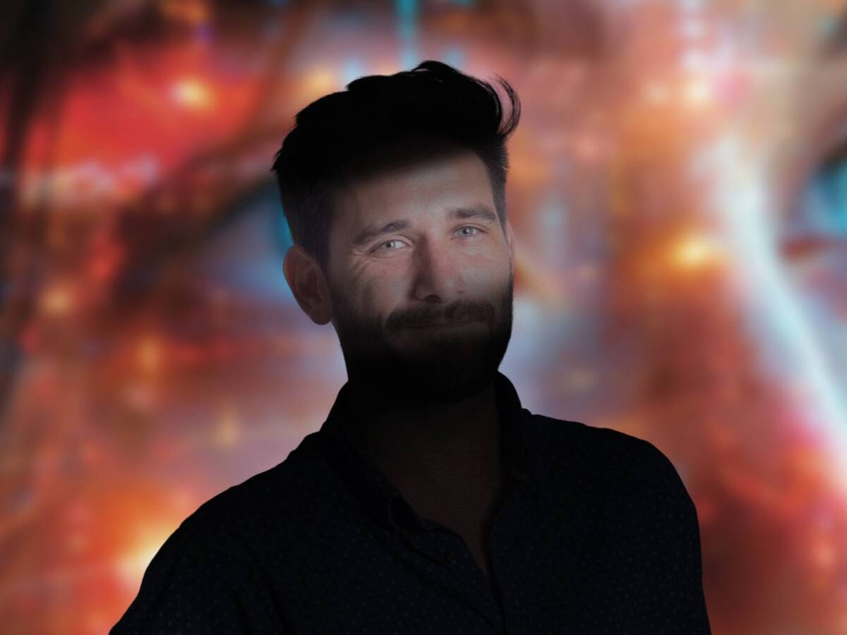 Youtuber afirma que la inteligencia artificial y realidad virtual son solo “gotas antes de la tormenta”