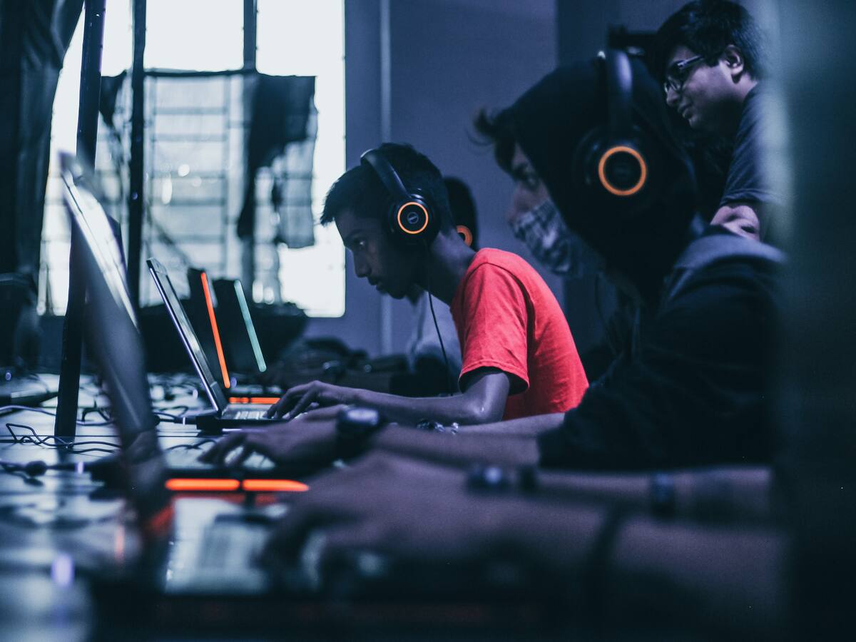 Juegos ‘Play to earn’: ¿Qué son, cómo funcionan y cómo puedes ganar dinero?