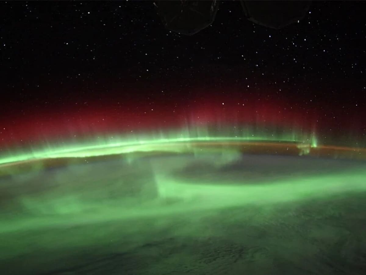 ¿Qué son las “auroras de SpaceX” y por qué se ven en el cielo nocturno?