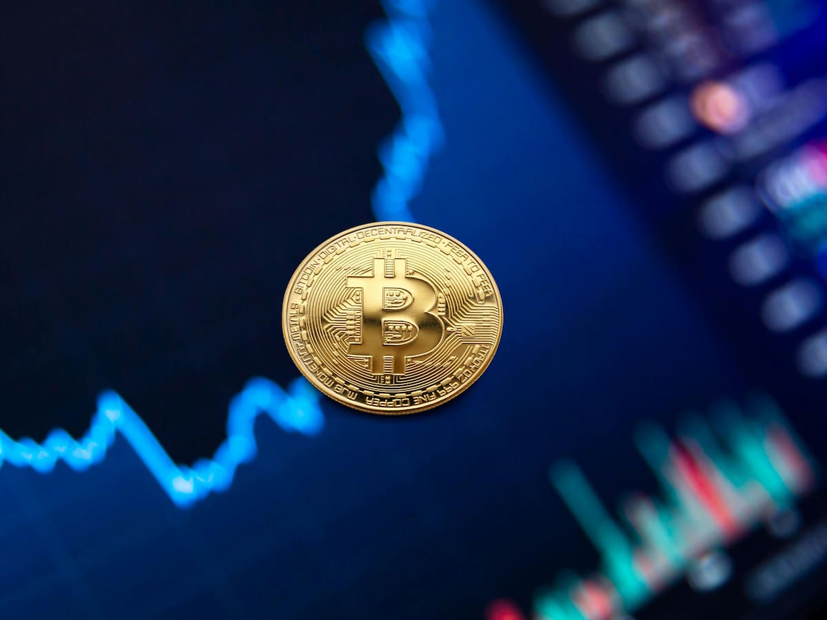 Ballena mueve cerca de 2,000 bitcoins; fueron minados en el 2010