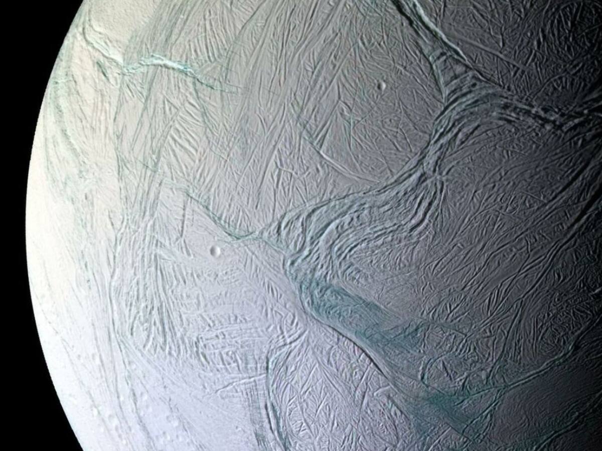 Una “Falla de San Andrés” en luna de Saturno podría ayudar a encontrar vida extraterrestre