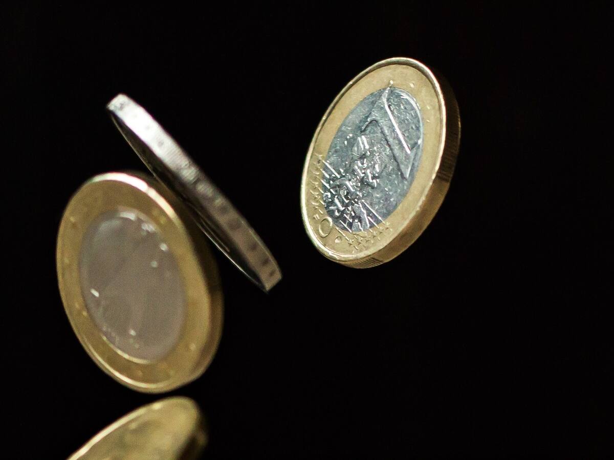 Las CBDC son una declaración de guerra contra el sistema bancario: Afirma economista