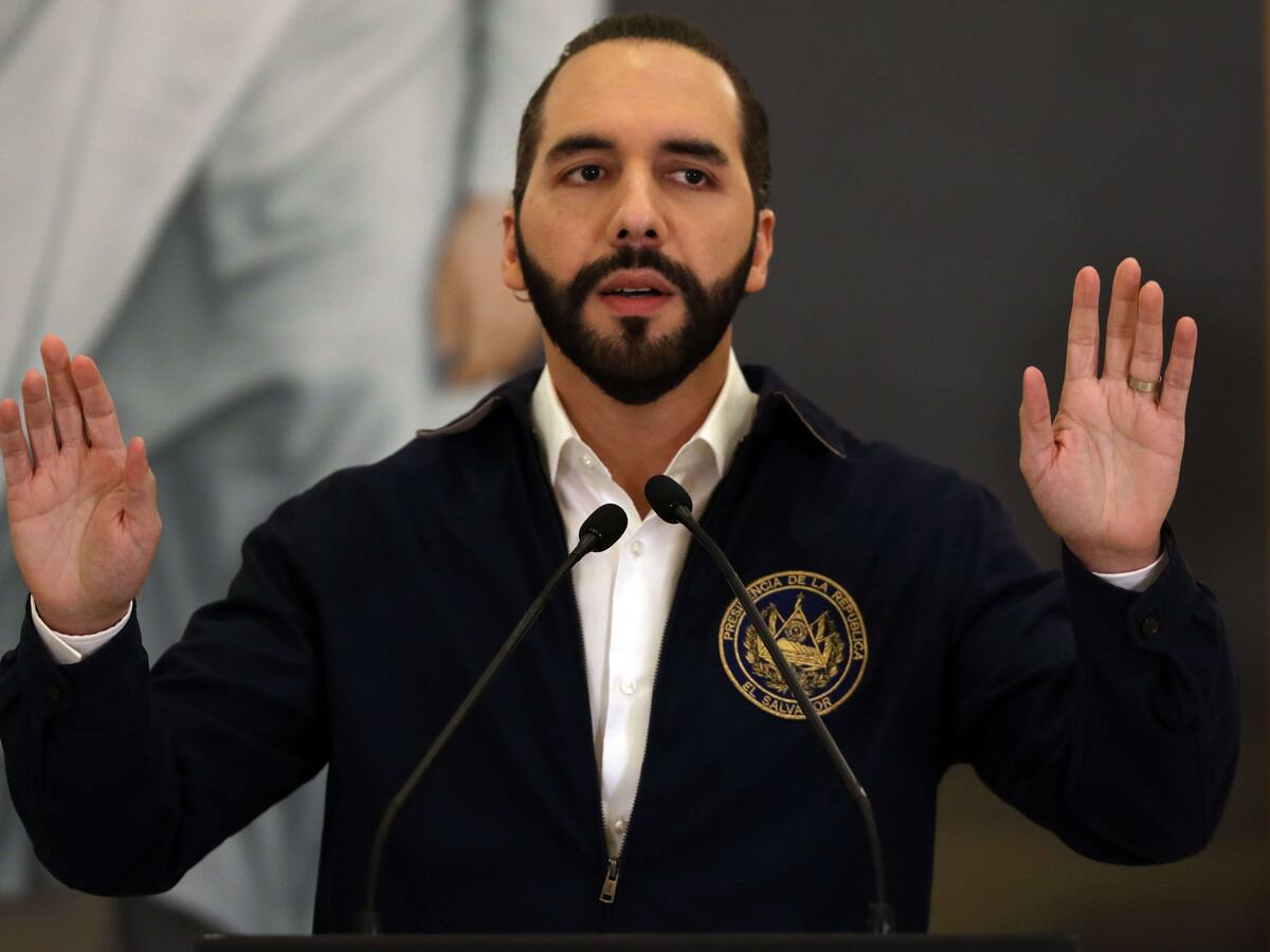 El presidente de El Salvador desestima la caída de las criptomonedas "Bitcoin es lo opuesto a FTX"