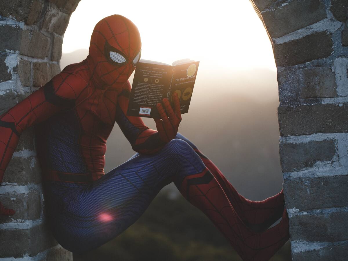 Inteligencia artificial escribe el guión de un cómic de Spiderman