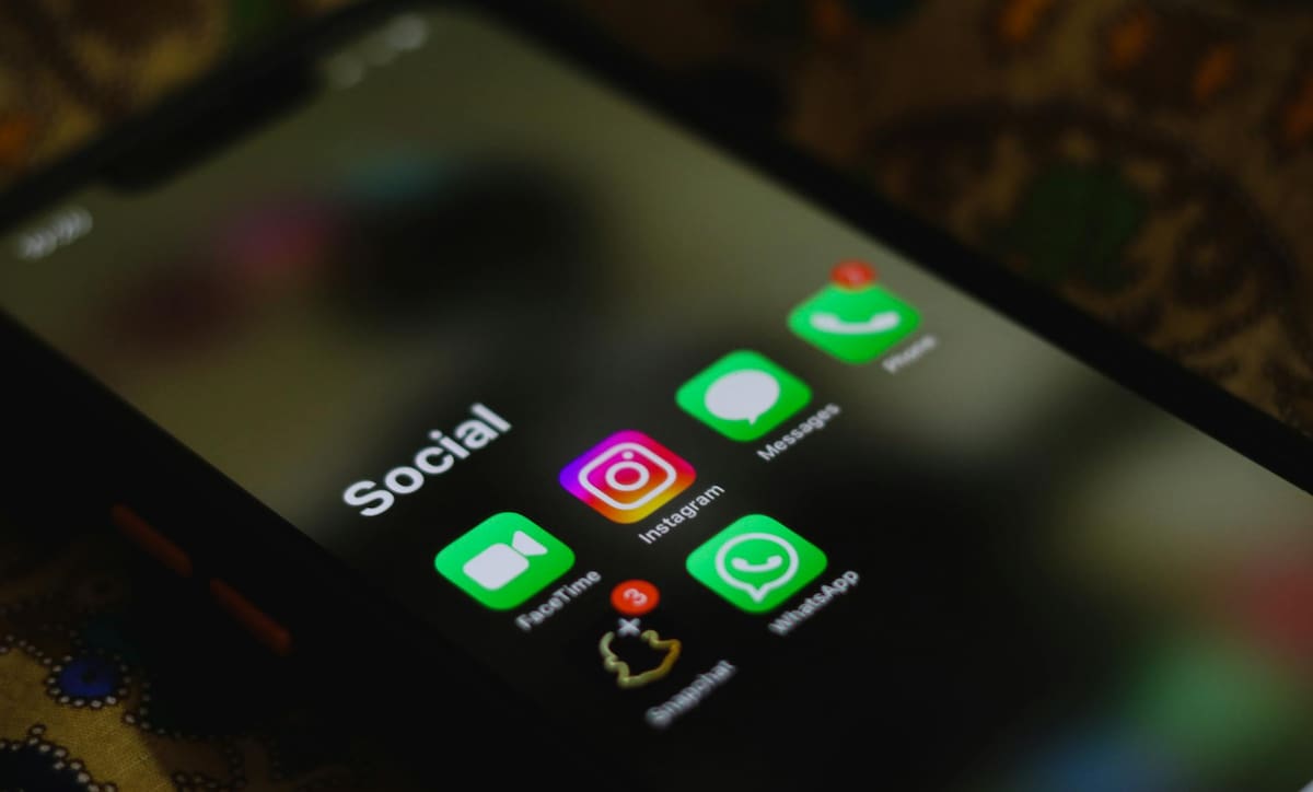 Con la actualización de WhatsApp, los usuarios podrán responder mensajes, sin tener que cerrar otras aplicaciones que se estén utilizando. | Foto: Pexels