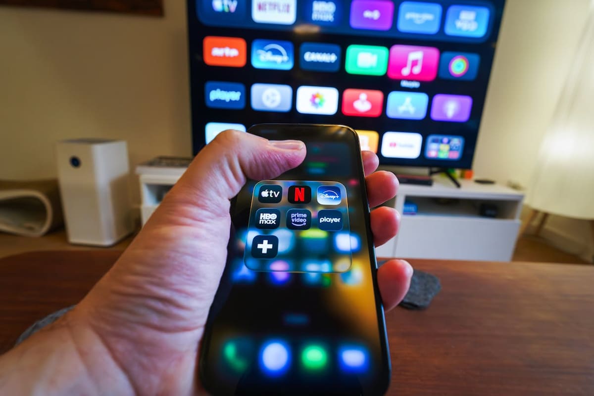 Al dejar abierta una sesión de Netflix en otro dispositivo, otro usuario puede tener acceso a la cuenta y modificar preferencias por visualizaciones y existen además riesgos de seguridad. | Foto: Pexels