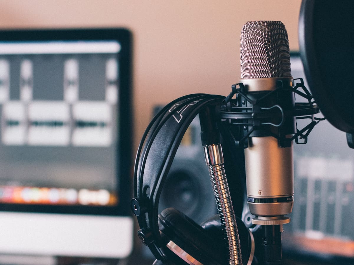 Listen and Earn: Conoce la modalidad que te permite recibir pago en Bitcoin por escuchar podcast
