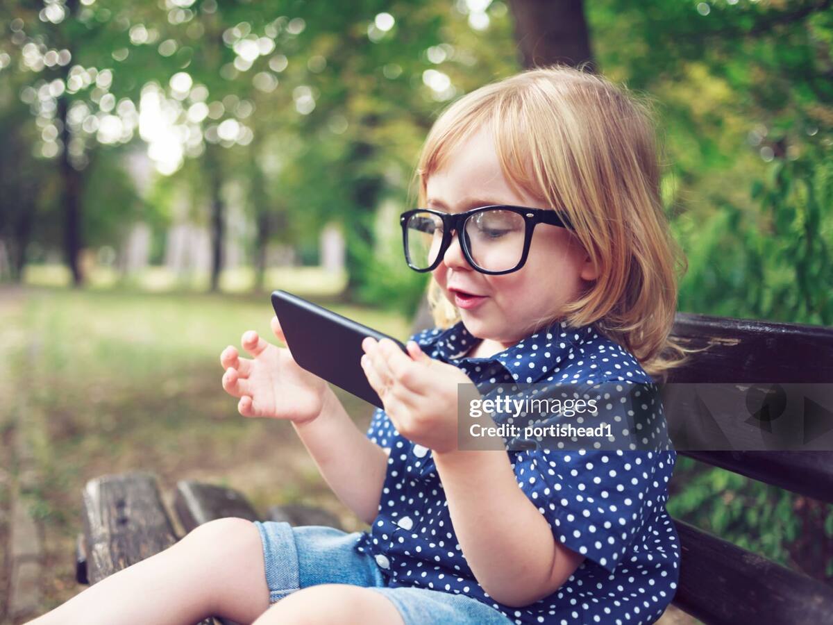 Un niño de 10 años le pide a Apple que cambie el emoji de ‘Nerd’ por ser ofensivo e insultante