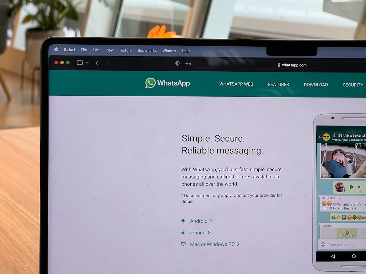 WhatsApp Web incorpora llamadas y videollamadas desde el navegador con transferencia entre dispositivos, video HD y cancelación de ruido, sin necesidad de descargar la aplicación