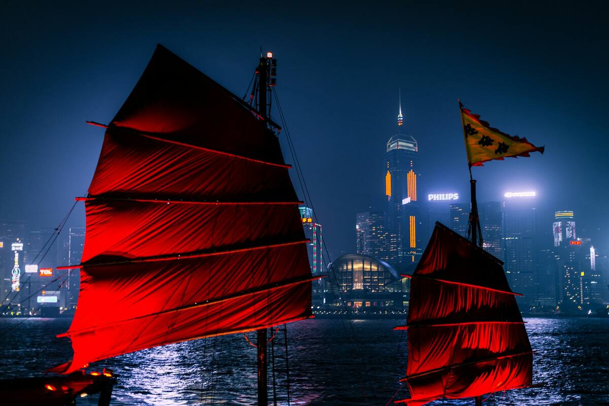 Este incidente marca un hito en la historia de Hong Kong, al tratarse del primer caso reportado de fraude de este tipo en la región, subrayando la magnitud y seriedad del suceso. Foto Ilustrativa /Especial