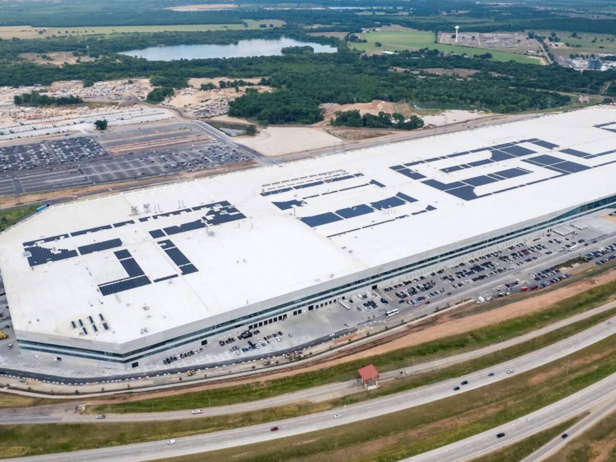 Trabajadores de Tesla reportan violentos accidentes, explosiones y lesiones causadas por robots